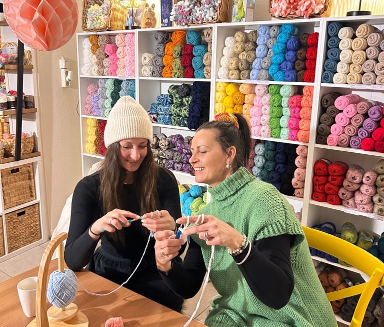 Häkelkurs für Kinder und Erwachsene in Patina's Häkel Stube in Kaarst in kleinen Gruppen in ruhe und mit persönliche Anleitung 