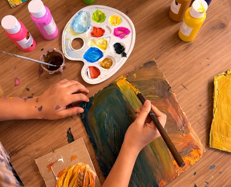 Einzigartiger Kreativ-Geburtstag bei Patina in Kaarst Kinder feiern einen unvergesslichen DIY-Geburtstag in Patina’s Kreativwerkstatt in Kaarst-Holzbüttgen mit modernen Projekten wie Handyhüllen